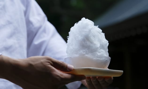 かき氷献氷の写真